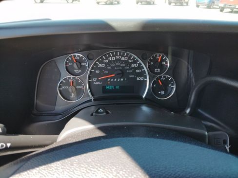 Used 2018 Chevrolet Express 2500 w/ Driver Convenience Package RWD image 16