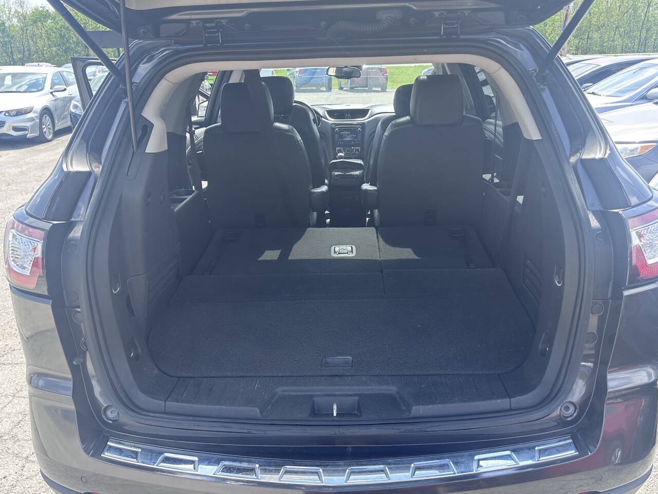 Used 2015 Chevrolet Traverse LTZ w/ LPO, 'HIT The Road' Package FWD image 9