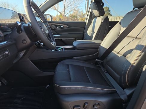 New 2026 Chevrolet Traverse High Country image 12