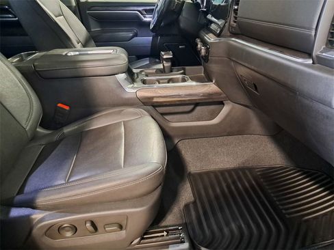 Used 2022 Chevrolet Silverado 1500 LTZ w/ LTZ Premium Package image 17