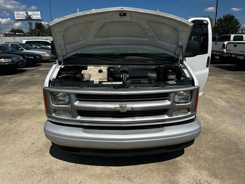 Used 2001 Chevrolet Express 1500 RWD image 52