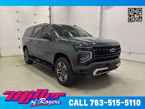 Used 2025 Chevrolet Suburban Z71 w/ Comfort Package AWD/4WD image 1