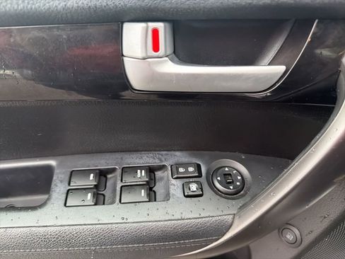 Used 2015 Kia Sorento LX image 15