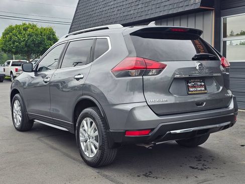 Used 2019 Nissan Rogue SV AWD/4WD image 3