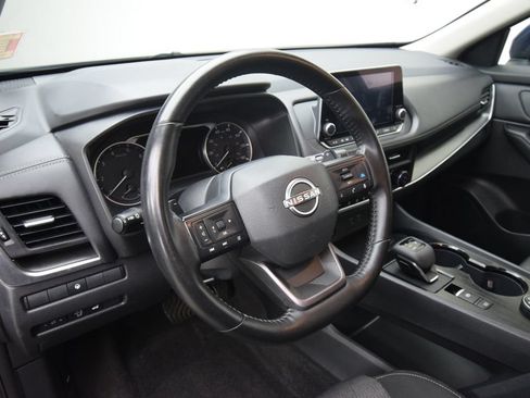 Used 2025 Nissan Rogue SV AWD/4WD image 13