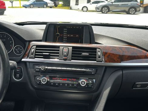 Used 2014 BMW 320i xDrive Sedan AWD/4WD image 31