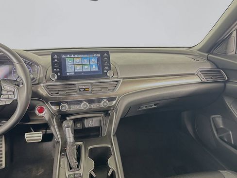 Used 2019 Honda Accord Sport image 11