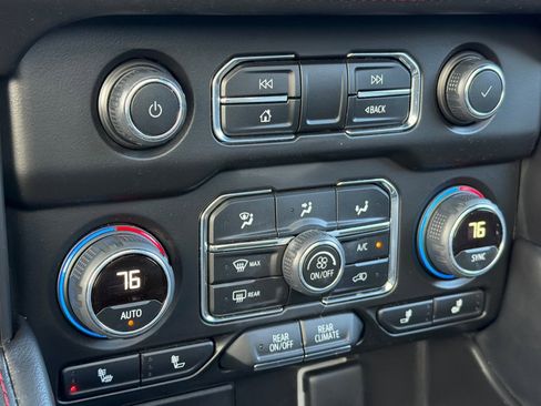 Used 2024 Chevrolet Suburban RST w/ Sport Performance Package image 21