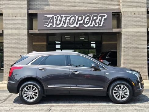 Used 2017 Cadillac XT5 Luxury w/ Driver Awareness Package FWD image 2