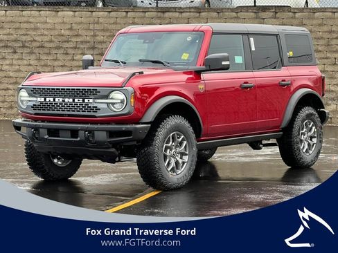 New 2025 Ford Bronco Badlands image 1