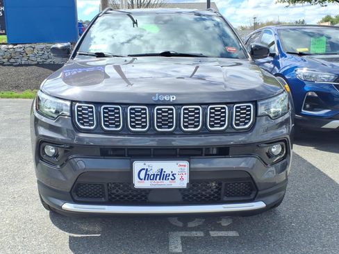 Used 2024 Jeep Compass Limited AWD/4WD image 2
