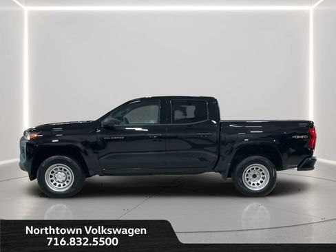 Used 2024 Chevrolet Colorado W/T w/ WT Convenience Package II AWD/4WD image 2
