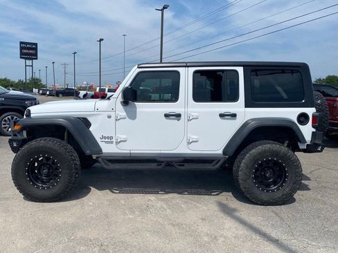 Used 2018 Jeep Wrangler Unlimited Sport AWD/4WD image 2