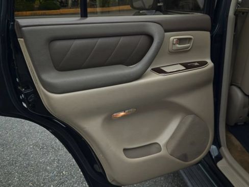 Used 2002 Toyota Land Cruiser AWD/4WD image 42