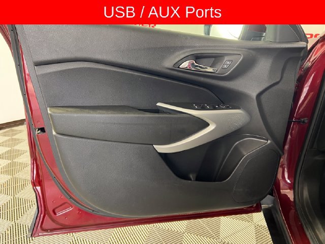 Used 2024 Chevrolet Trax LS w/ LS Convenience Package FWD image 11