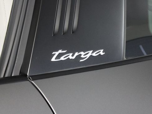 Certified 2024 Porsche 911 Targa 4S w/ Premium Package AWD/4WD image 17