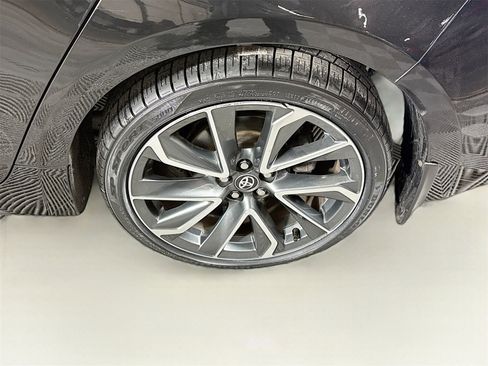 Used 2021 Toyota Corolla SE w/ SE Premium Package image 23
