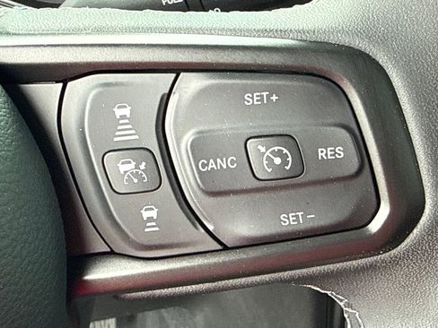 Used 2025 Jeep Gladiator Mojave AWD/4WD image 26