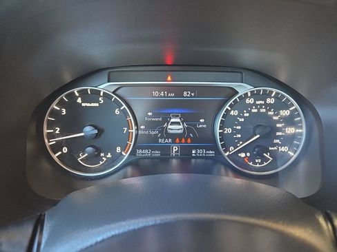 Used 2025 Nissan Altima 2.5 SV FWD image 2