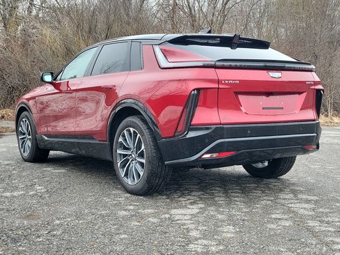 New 2026 Cadillac Lyriq Sport image 7