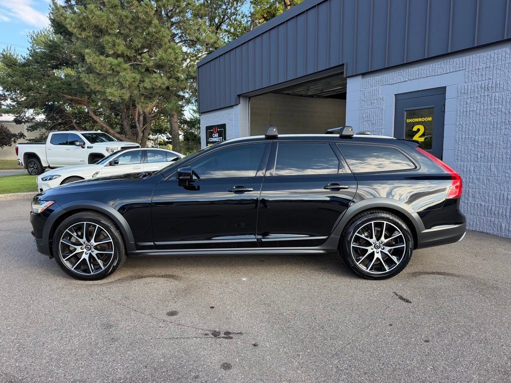 Used 2020 Volvo V90 T6 Cross Country w/ Protection Package Premier AWD/4WD image 12