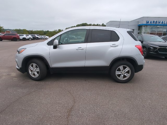 Used 2022 Chevrolet Trax LS w/ Tint and Cruise Package AWD/4WD image 29