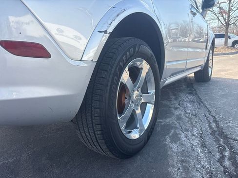 Used 2014 Chevrolet Captiva Sport LT w/ Convenience Package image 5