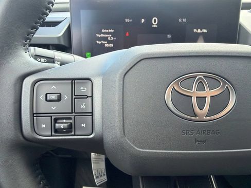 Used 2026 Toyota RAV4 SE w/ Convenience Package AWD/4WD image 25