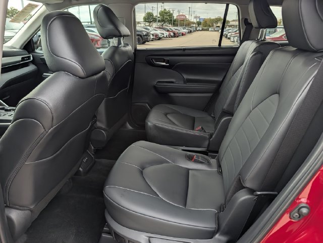 Certified 2026 Toyota Highlander XLE AWD/4WD image 28