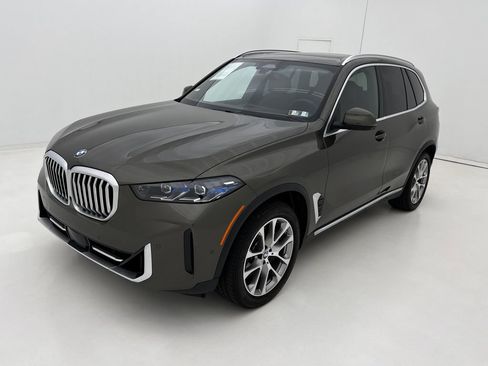 Used 2024 BMW X5 xDrive40i w/ Premium Package AWD/4WD image 4