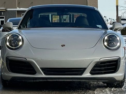 Used 2018 Porsche 911 Carrera image 3