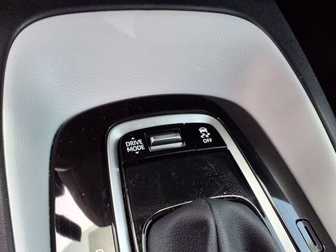 Used 2025 Toyota Corolla SE FWD image 25