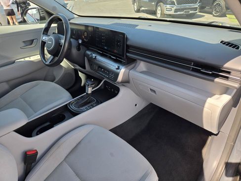 Used 2024 Hyundai Kona SEL FWD image 31