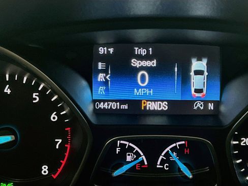 Used 2018 Ford Focus SE FWD image 8