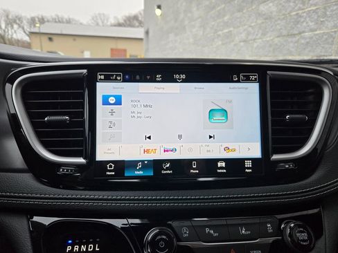 New 2026 Chrysler Pacifica Select AWD/4WD image 24