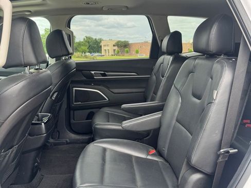 Used 2025 Kia Telluride S AWD/4WD image 18