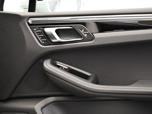 Certified 2026 Porsche Macan AWD/4WD image 48