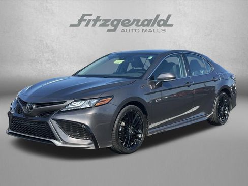 Used 2024 Toyota Camry XSE FWD image 2
