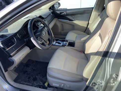 Used 2014 Toyota Camry XLE w/ Leather Package image 6