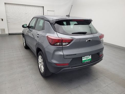 Used 2021 Chevrolet TrailBlazer LS w/ LPO, Blackout Package FWD image 5