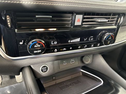 Certified 2023 Nissan Rogue Platinum AWD/4WD image 11