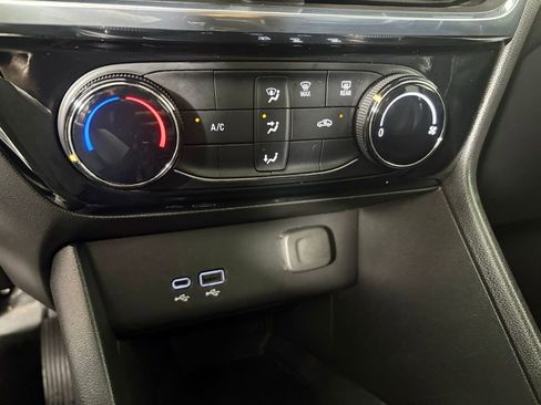 Used 2024 Buick Encore GX Sport Touring FWD image 35