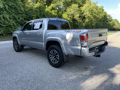Used 2022 Toyota Tacoma TRD Sport w/ Technology Package AWD/4WD image 7