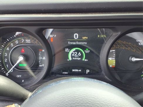 Used 2024 Jeep Wrangler Unlimited Sahara w/ Technology Group AWD/4WD image 15