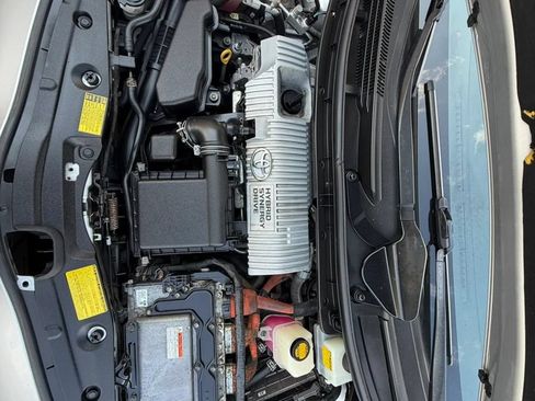 Used 2012 Toyota Prius Three w/ Solar Roof Pkg FWD image 63