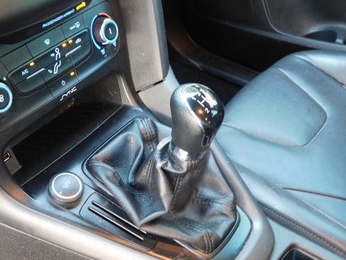 Used 2015 Ford Focus SE w/ Equipment Group 201A image 11