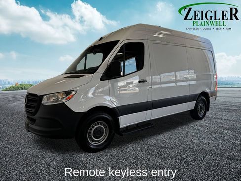 Used 2022 Mercedes-Benz Sprinter 2500 image 2