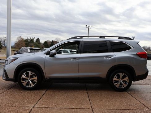 Used 2024 Subaru Ascent Premium w/ Convenience Package image 3