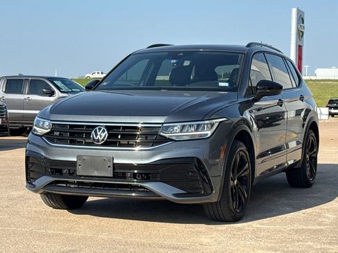 Used 2023 Volkswagen Tiguan SE R-Line image 4