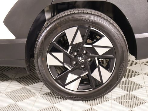 Used 2025 Hyundai Kona SEL image 17